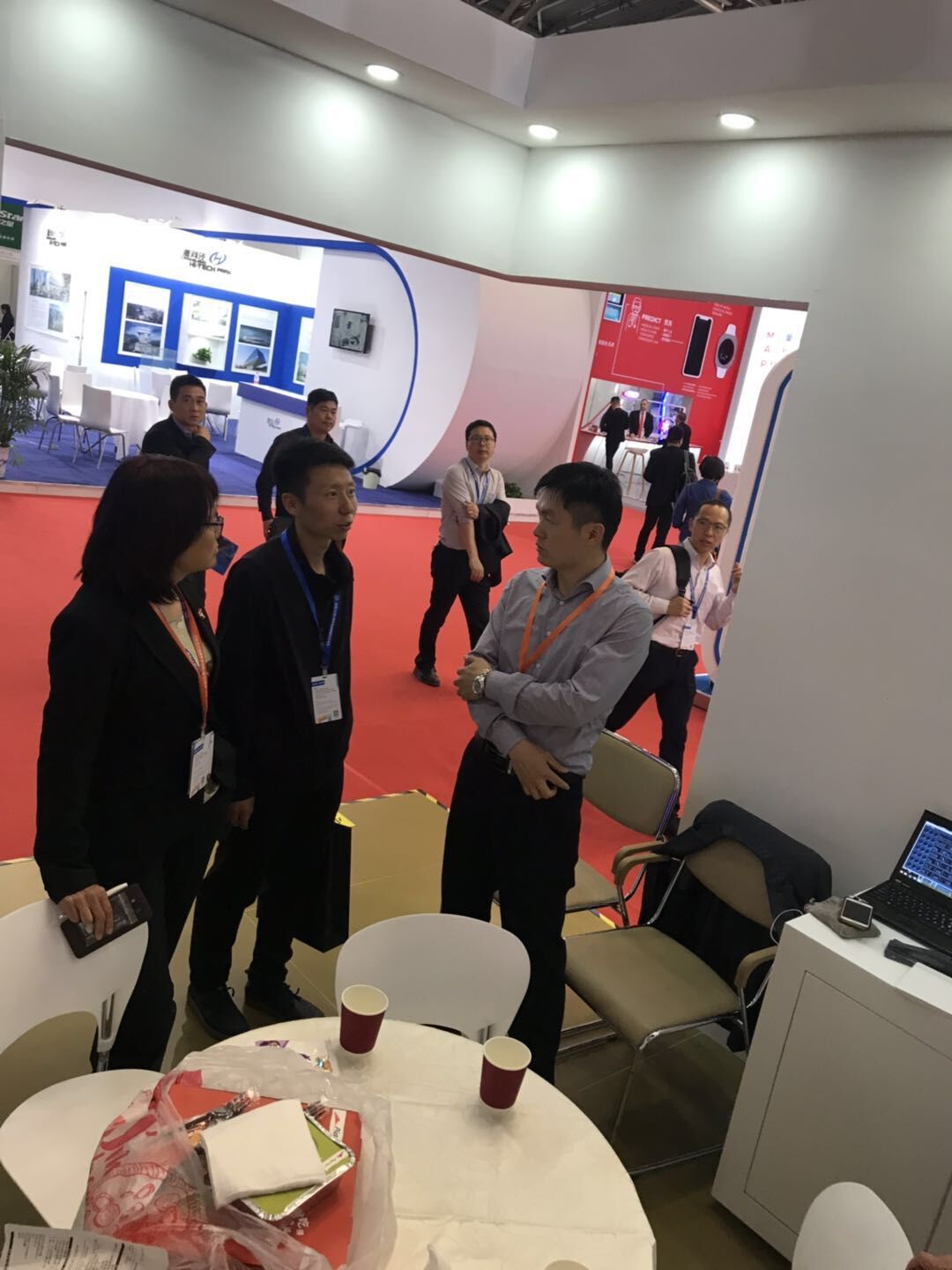 Communicating with visitors